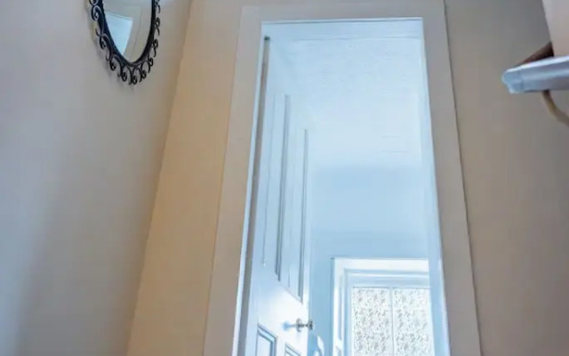 East Wing Apartment