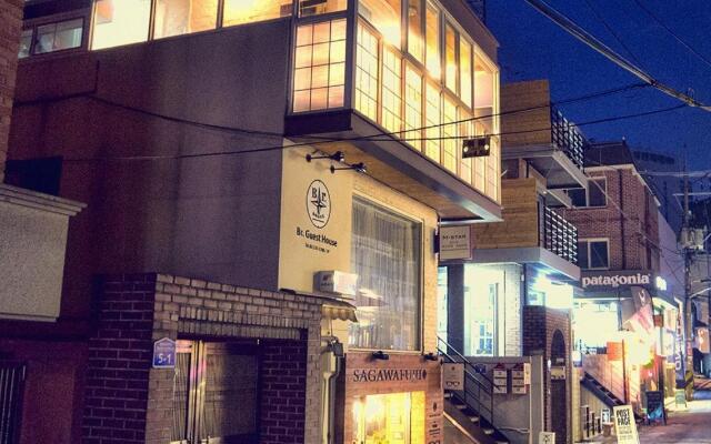 Br. Guesthouse Hongdae