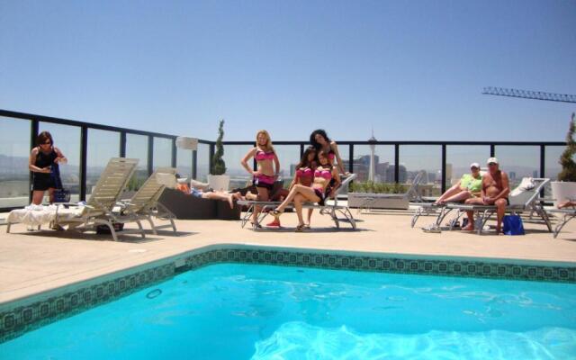 Hotel Apache