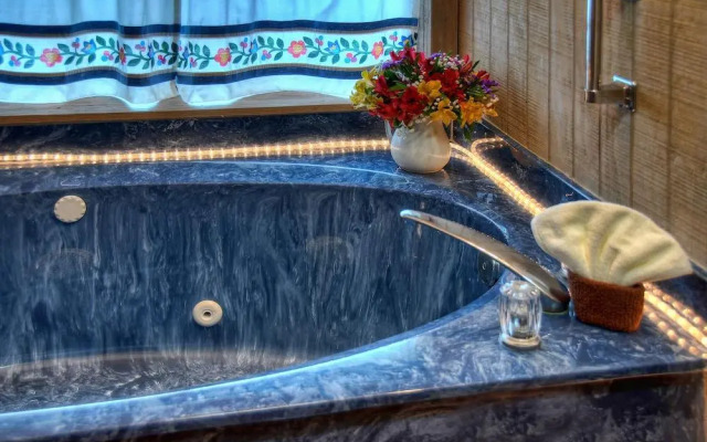 Kuebler Waldrip Haus B&B