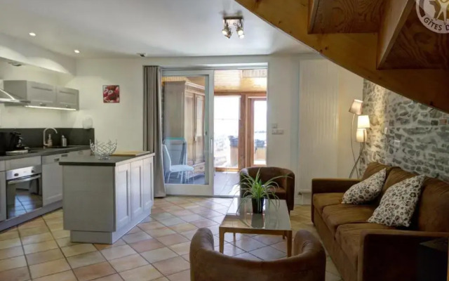 Gîte Cellieu, 4 pièces, 6 personnes - FR-1-496-8
