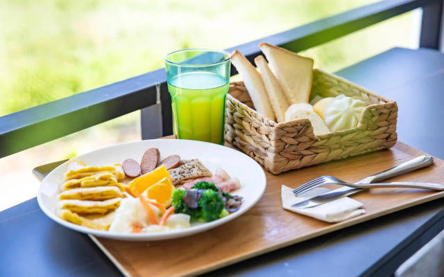 Lovestar Lakeside Hotel - Starlight Building