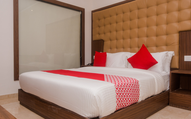 OYO 22039 Hotel Bkc Grand