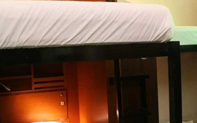 Red Inn Court - Hostel