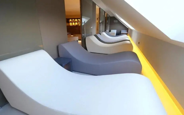 Alexander Charme Hotel