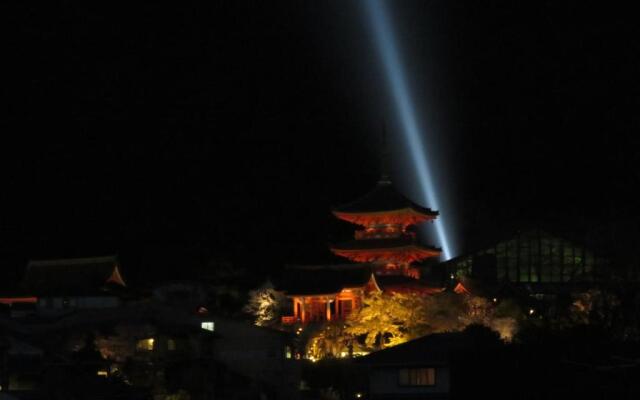 Terrace Kiyomizu Kyoto