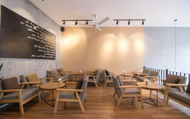 Soft Pillow Hostel - Adults Only