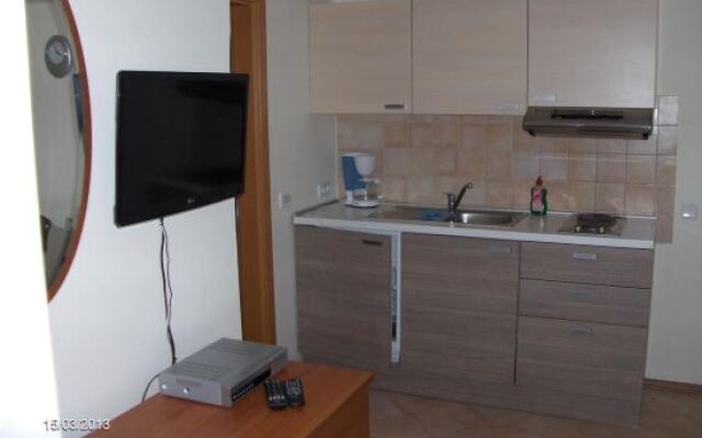 Old Town Cres Apartments