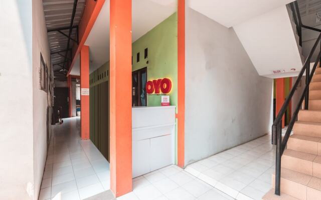 OYO Living 1756 Amira Guest House