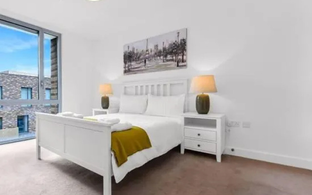 Superb 3bed 3bath Penthouse near Canary Wharf
