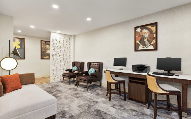 Home2 Suites By Hilton Woodland Hills