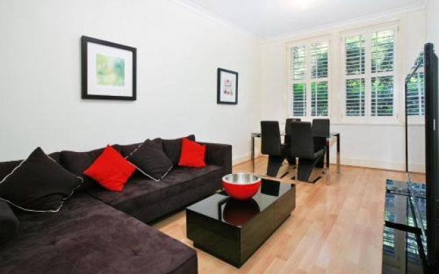 Art Deco in the Cul-de-Sac - Spacious Executive 1BR Potts Point Apartment in Quiet Cul-de-Sac – Guest Rooms – Sydney