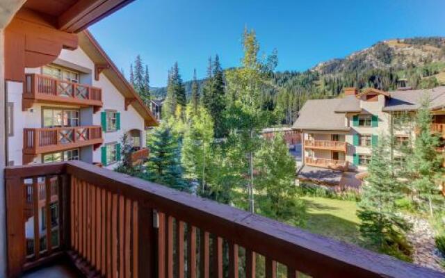 Powderhorn Lodge 408: Rustic Mountain Suite