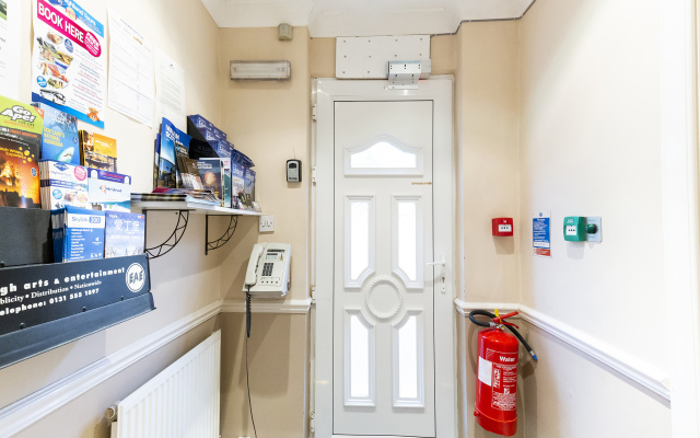 Arden Guest House, Craigmillar Castle Edinburgh