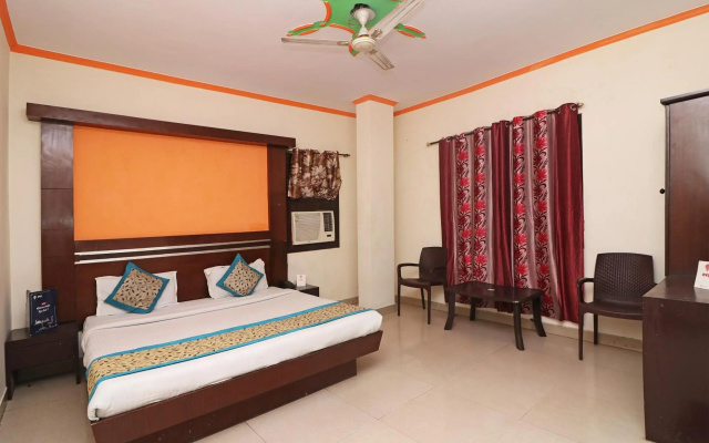 OYO 9726 Hotel Aura Palace Deluxe