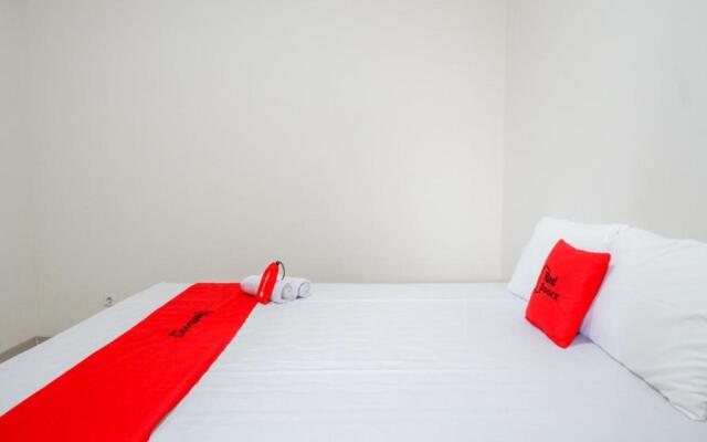 RedDoorz near Pacific Mall Tegal 2