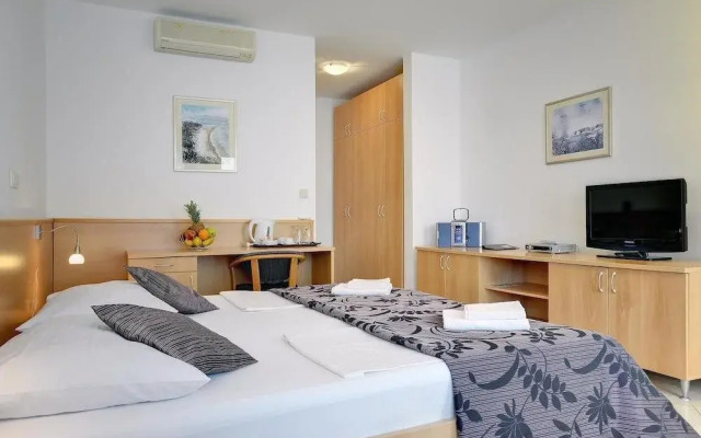 Zlatni Rat Beach Hotel
