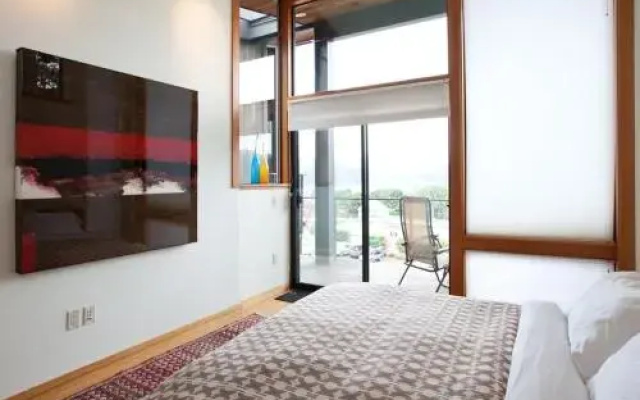 Seven-River View-AC-3BR/2.5BA