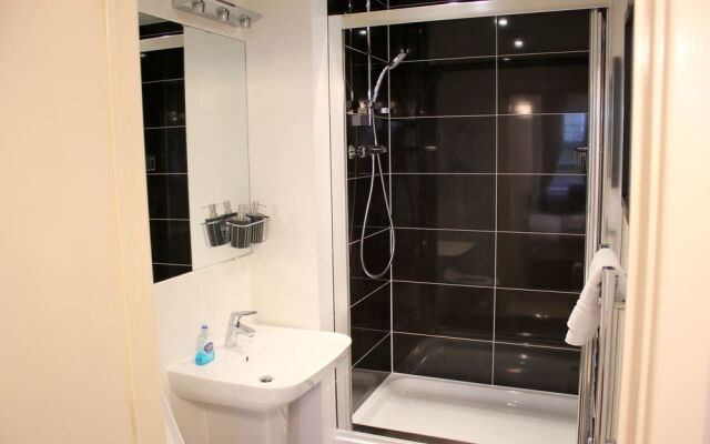 The Luxurious Suite (Peymans)