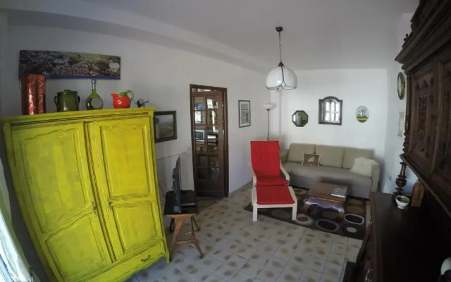 Guest House "Près des Montgolfières"