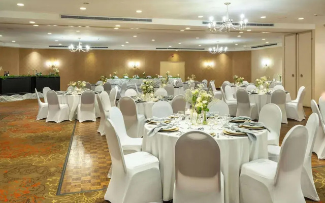Holiday Inn Hotel & Conference Centre