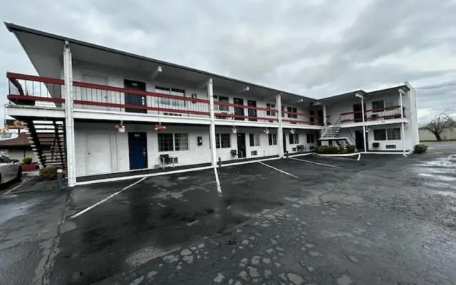OYO Travelers Inn