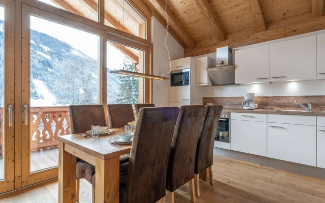 Quaint Chalet in Wald im Pinzgau with Garden near Ski Slopes