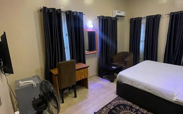 De Ross Hotel & Suites