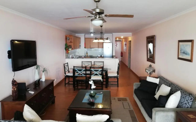 By the Beach & Pool Apartment