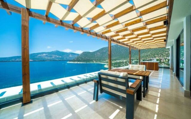 Lures Hotel