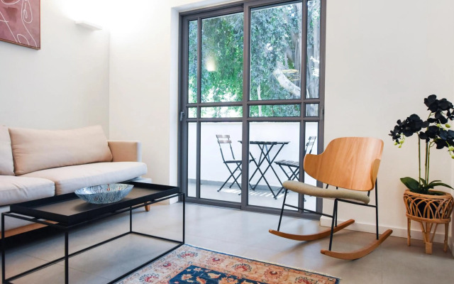 Magic Lily by HolyGuest