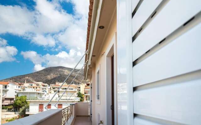 Leo - Unique Glyfada Apartment