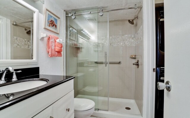 Runaway Bay 108 - 1999904