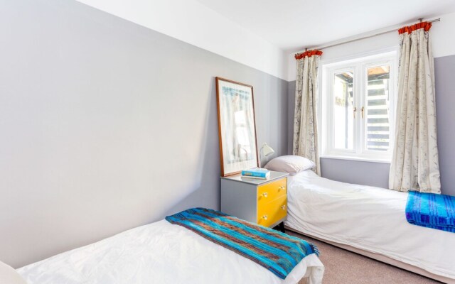 Beautiful 2-bedroom Flat in a Victorian House