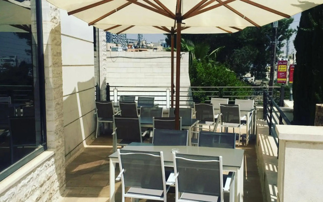 Celino Hotel