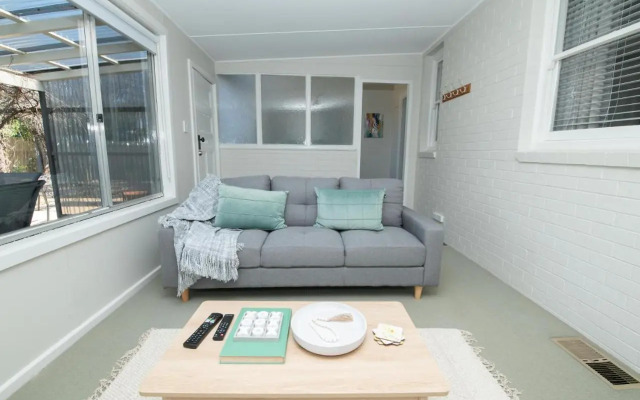 Sweet Caroline Sunny & Spacious Sleeps 6