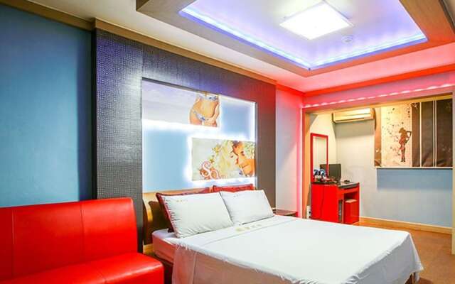Helia Hotel