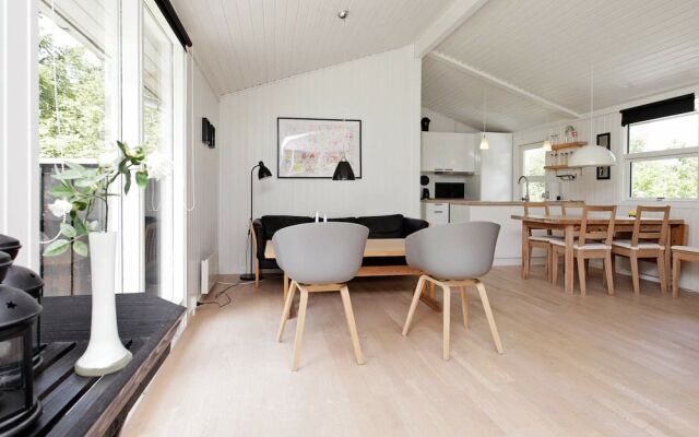 Peaceful Holiday Home in Hals near Sea