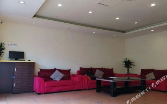 Home Inn Pebble Hotel (Liuzhou Five Star Pedestrian Street Diwang New World)