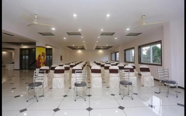 OYO 19312 Hotel Shiv Shakti