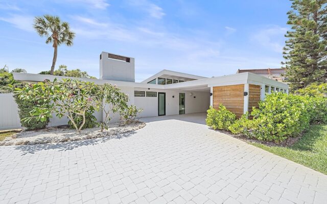 The Windward House 3 Bedroom Home by RedAwning