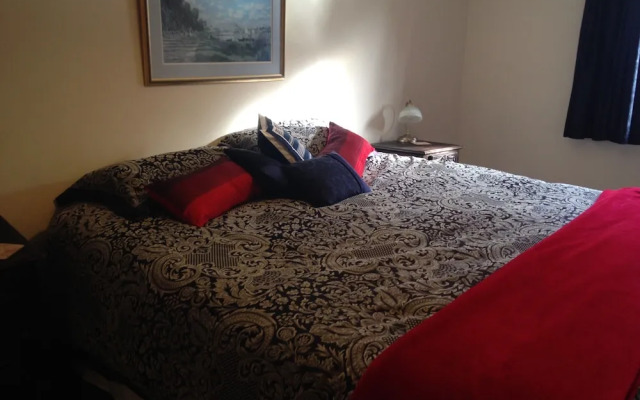Captivating Tudor 2 Bedroom Apartment in Ipswich