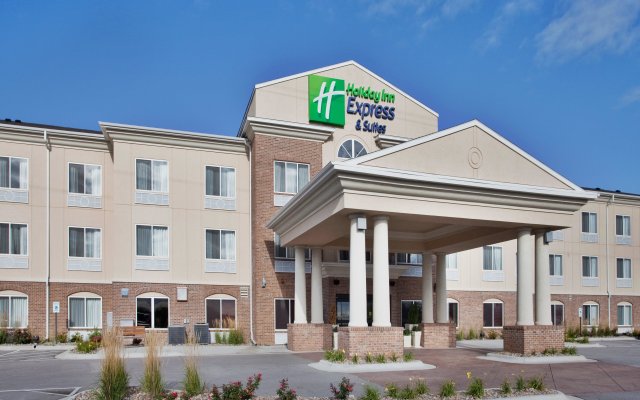 Holiday Inn Express & Suites Cherry, an IHG Hotel