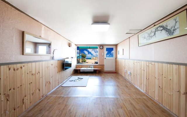 Gangneung Beach House Pension