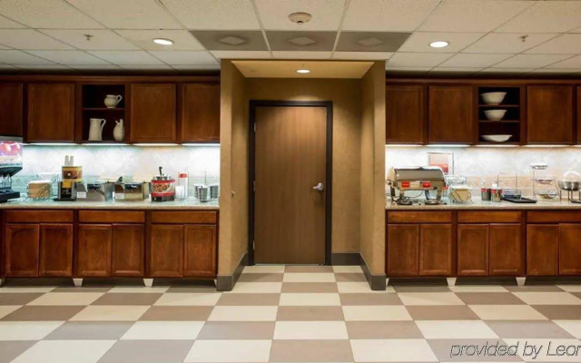 Hampton Inn & Suites Denton