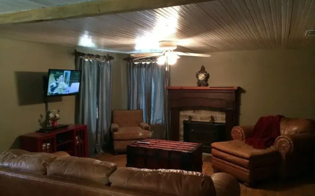 The Lucky Penny Lodge