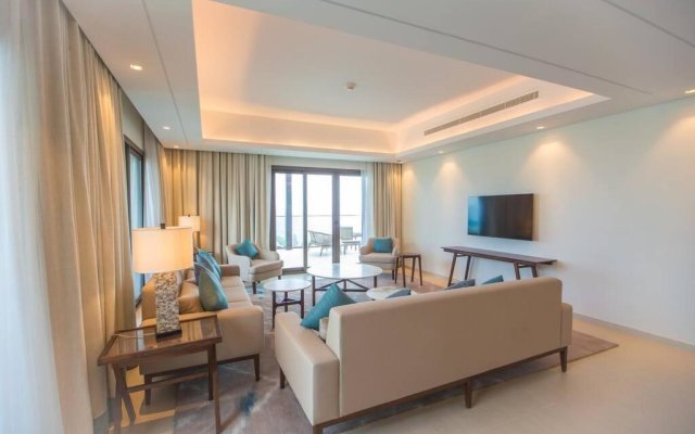 Luxurious 5 Bedroom Apartment - Full Ocean view