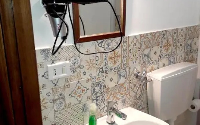 One bedroom appartement at Milazzo 30 m away from the beach with sea view furnished terrace and wifi