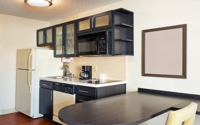 Sonesta Simply Suites Chicago O'Hare Airport
