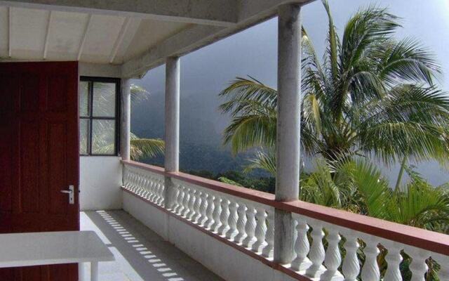 Symes Zee Villa